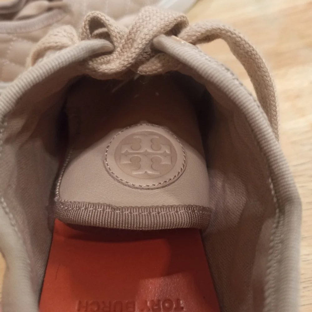Tory Burch Bryant Sneakers Beige Quilted Leather Size 6 - Picture 16 of 16